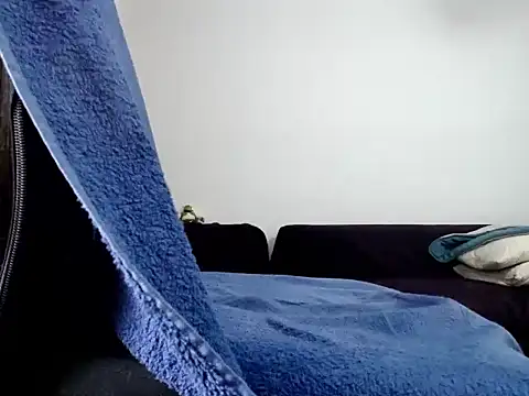 GirthBrooks25 online show from February 16, 2026, 12:12 pm