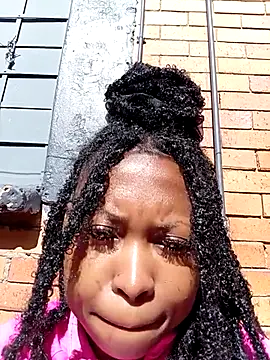Snapshot of Sweethoneypot25 chatting on June 29, 2026, 9:48 am Sweethoneypot25 online show from June 29, 2026, 9:48 am