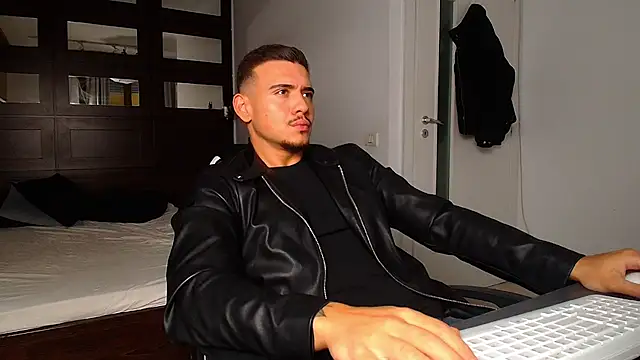 Snapshot of ElijahThorne chatting on February 13, 2026, 5:58 am ElijahThorne online show from February 13, 2026, 5:58 am