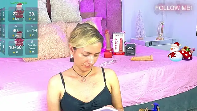 Lunitaa Diva online show from December 17, 2025, 2:34 pm