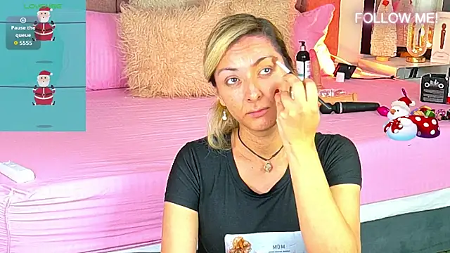 Lunitaa Diva online show from December 22, 2025, 2:36 pm