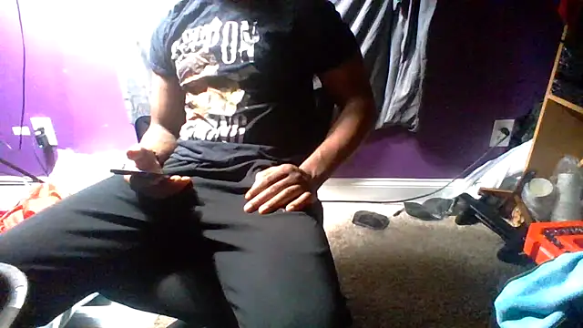 Snapshot of Worlds_Finest_Chocolate chatting on November 20, 2025, 7:24 pm Worlds Finest Chocolate online show from November 20, 2025, 7:24 pm