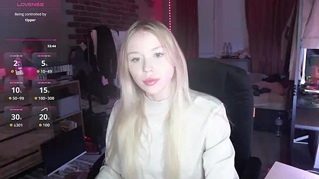 mollydollka online show from November 23, 2025, 3:12 pm