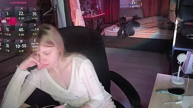 mollydollka online show from December 1, 2025, 2:00 pm