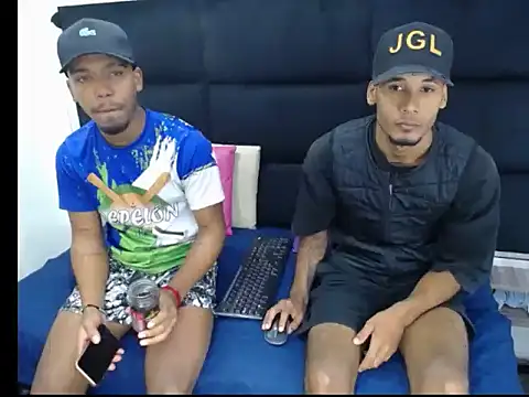 Straight latinX online show from November 27, 2025, 3:41 am