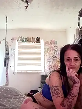 chaoticluvbug online show from March 10, 2026, 2:33 pm