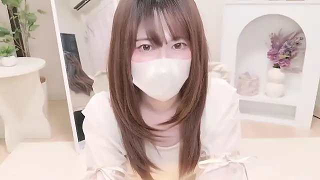 JUNjun   online show from May 25, 2026, 3:23 am