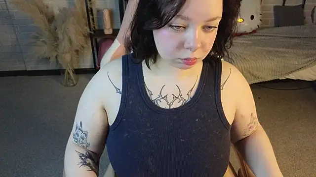 Snapshot of Vlada_vv chatting on March 3, 2026, 5:57 am Vlada vv online show from March 3, 2026, 5:57 am