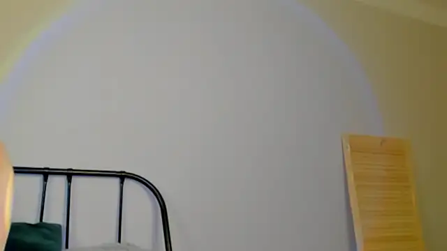 Snapshot of Vlada_vv chatting on April 2, 2026, 5:27 am Vlada vv online show from April 2, 2026, 5:27 am