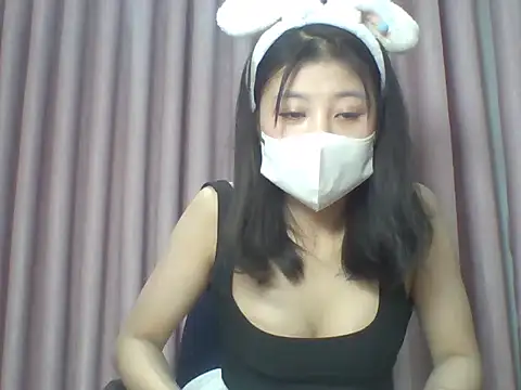 Snapshot of Pinkool21 chatting on November 24, 2025, 2:06 pm Pinkool21 online show from November 24, 2025, 2:06 pm