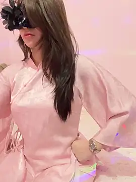 Queen-of-Love online show from February 17, 2026, 10:45 am