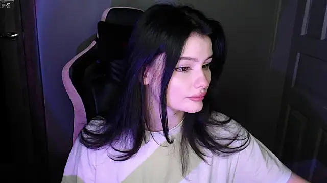 Moon raven online show from February 18, 2026, 11:33 pm