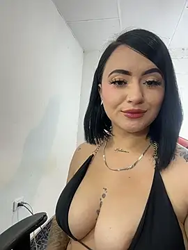 Snapshot of emily_acorn chatting on December 18, 2025, 4:29 am emily acorn online show from December 18, 2025, 4:29 am