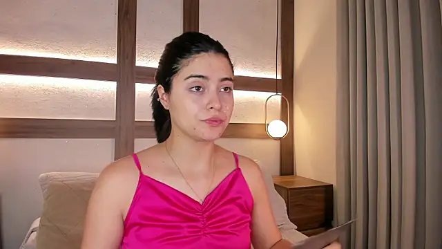 SarhaVega online show from April 4, 2026, 12:46 pm