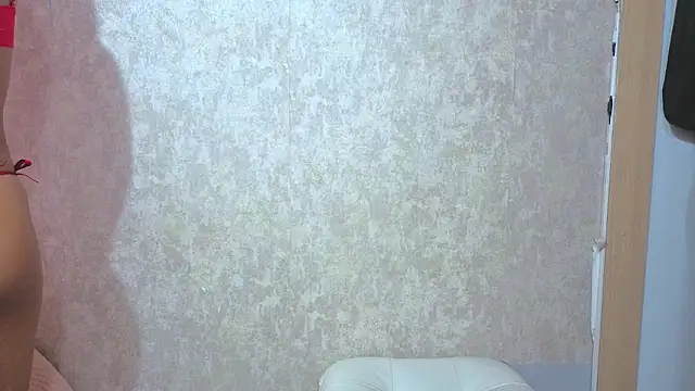 Snapshot of Malia_fox chatting on May 14, 2026, 5:31 pm Malia fox online show from May 14, 2026, 5:31 pm