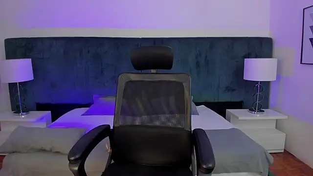 CleoColliva  online show from December 23, 2025, 4:10 am