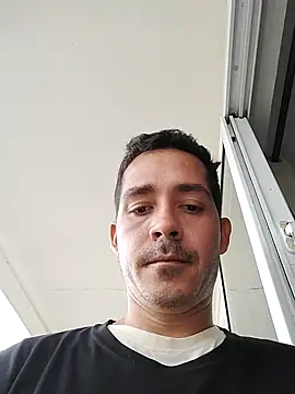 Snapshot of Logan_hetero1 chatting on December 3, 2025, 8:07 pm Logan hetero1 online show from December 3, 2025, 8:07 pm