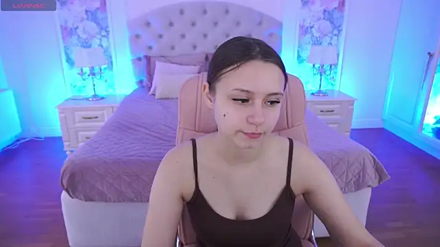 TinyNatalie online show from March 20, 2026, 2:44 pm