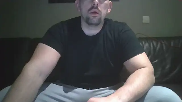 Snapshot of DeeLouLou chatting on November 30, 2025, 5:44 am DeeLouLou online show from November 30, 2025, 5:44 am