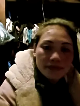 lynae-0 online show from November 22, 2025, 1:32 pm