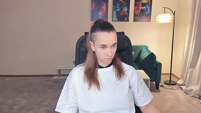 Snapshot of OkDevier chatting on November 23, 2025, 8:58 am OkDevier online show from November 23, 2025, 8:58 am