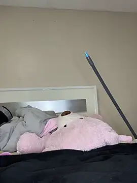 Kiki hammyy online show from April 17, 2026, 8:34 pm