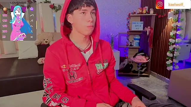 kaelwolf tay online show from March 19, 2026, 7:07 pm