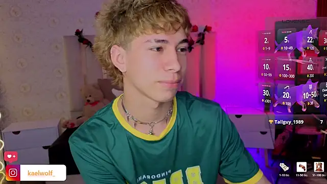 kaelwolf tay online show from April 14, 2026, 7:31 pm