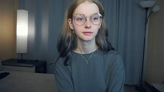 ToyaPletz online show from November 29, 2025, 5:16 pm