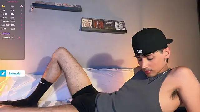 Snapshot of noxnude chatting on June 4, 2026, 10:27 pm noxnude online show from June 4, 2026, 10:27 pm