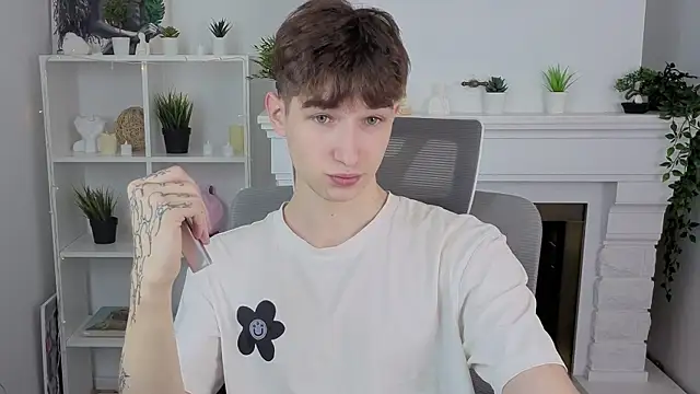 Maxwellchiik online show from November 26, 2025, 12:39 pm