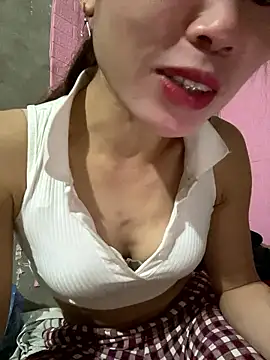 Snapshot of meganmeo chatting on January 17, 2026, 1:21 am meganmeo online show from January 17, 2026, 1:21 am