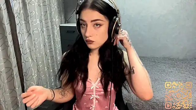 Snapshot of Meowluly chatting on November 26, 2025, 9:16 pm Meowluly online show from November 26, 2025, 9:16 pm