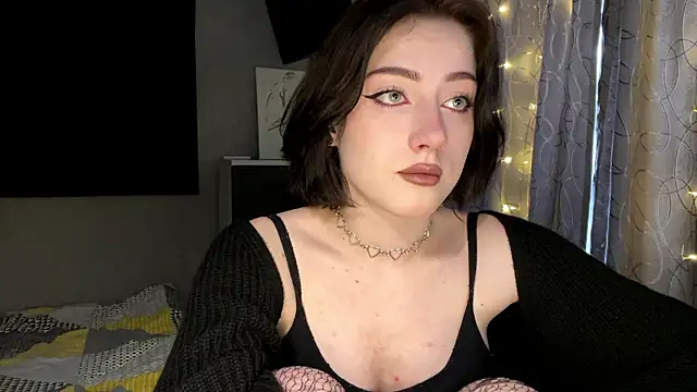 Meowluly online show from February 12, 2026, 11:44 pm