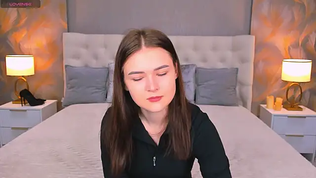 Snapshot of GLORIA_BLOOM chatting on November 27, 2025, 8:44 pm GLORIA BLOOM online show from November 27, 2025, 8:44 pm