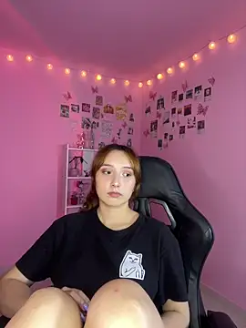 Davne  online show from February 3, 2026, 2:53 am