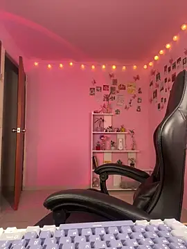 Davne  online show from February 20, 2026, 2:30 am