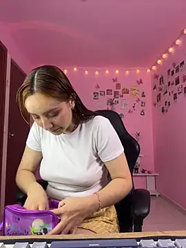 Davne  online show from April 13, 2026, 10:59 pm