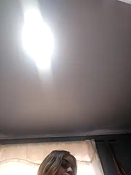 sexy aurora ourdoors online show from November 25, 2025, 2:39 pm