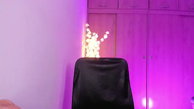 Snapshot of MaddieHunter chatting on May 14, 2026, 2:46 pm MaddieHunter online show from May 14, 2026, 2:46 pm