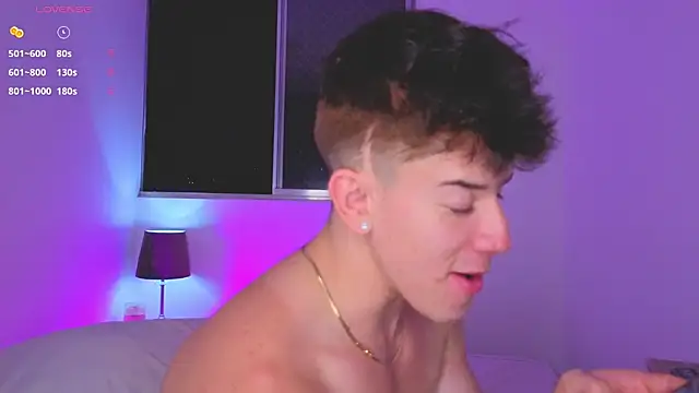 Snapshot of Maxx_cooper chatting on November 26, 2025, 12:00 am Maxx cooper online show from November 26, 2025, 12:00 am