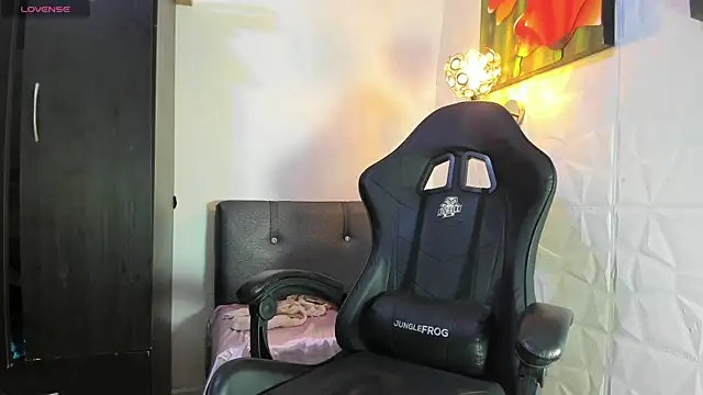 Miss clarepocahose online show from November 25, 2025, 2:22 am