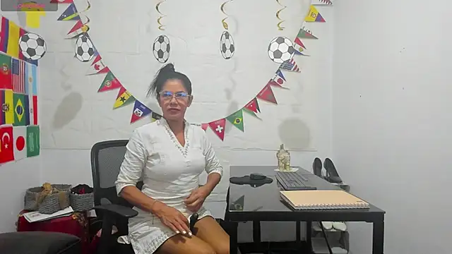 Snapshot of Miss_clarepocahose chatting on June 21, 2026, 1:19 am Miss clarepocahose online show from June 21, 2026, 1:19 am