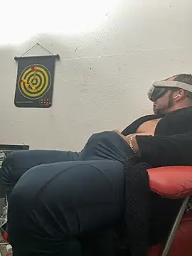 2addictivelyhorny online show from January 18, 2026, 1:26 pm