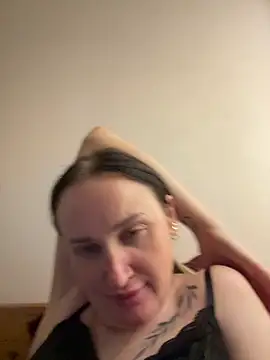 Snapshot of TomilaSi chatting on January 17, 2026, 11:52 pm TomilaSi online show from January 17, 2026, 11:52 pm