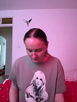 Snapshot of TomilaSi chatting on February 1, 2026, 11:42 am TomilaSi online show from February 1, 2026, 11:42 am