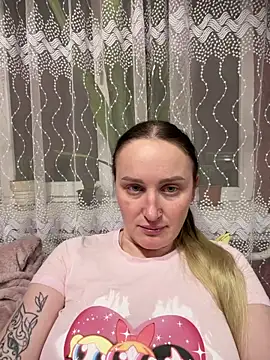 Snapshot of TomilaSi chatting on February 13, 2026, 9:11 pm TomilaSi online show from February 13, 2026, 9:11 pm