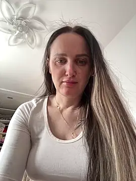 Snapshot of TomilaSi chatting on February 27, 2026, 1:00 pm TomilaSi online show from February 27, 2026, 1:00 pm