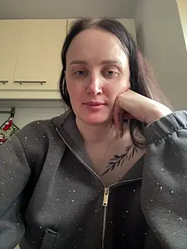 Snapshot of TomilaSi chatting on March 1, 2026, 3:25 pm TomilaSi online show from March 1, 2026, 3:25 pm