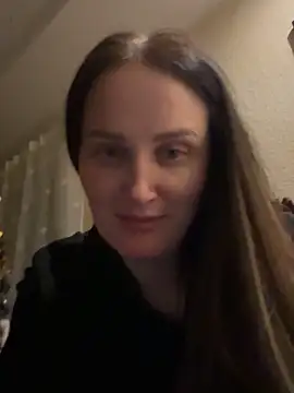 Snapshot of TomilaSi chatting on March 4, 2026, 9:43 pm TomilaSi online show from March 4, 2026, 9:43 pm